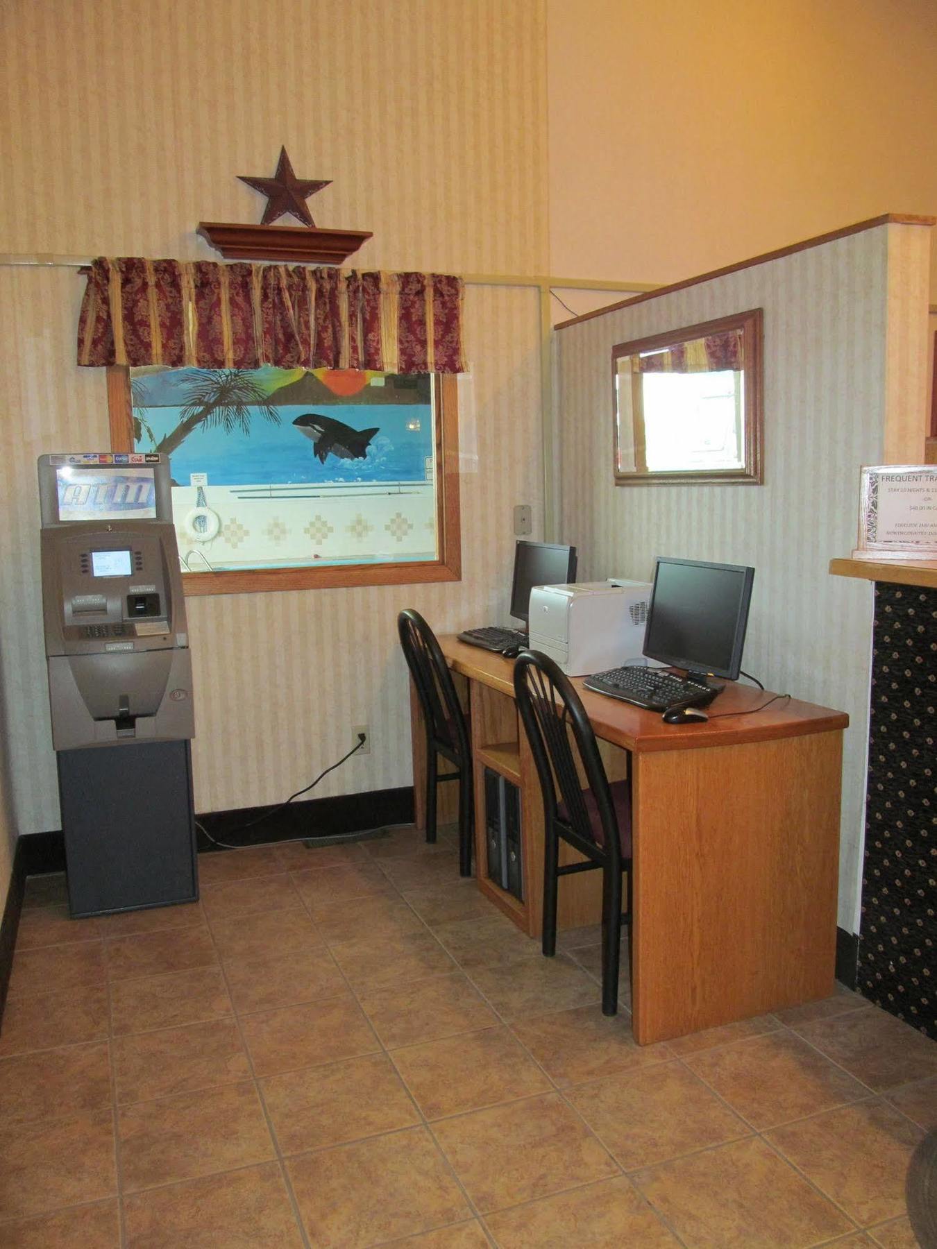 Fireside Inn And Suites Devils Lake Exterior photo